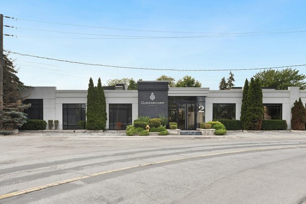 What Are the Economic Benefits of Investing in Commercial Real Estate in the UK?